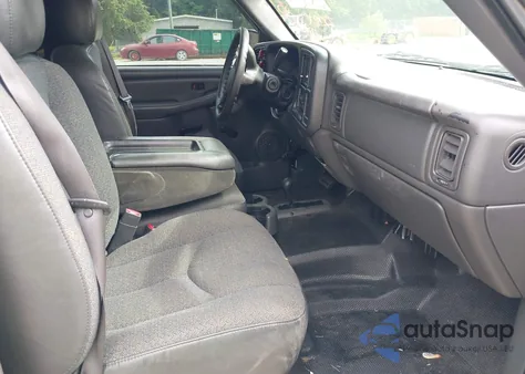 2005 Chevrolet Silverado 1500 Work Truck from USA, damaged, VIN 1GCEK19B95E162682